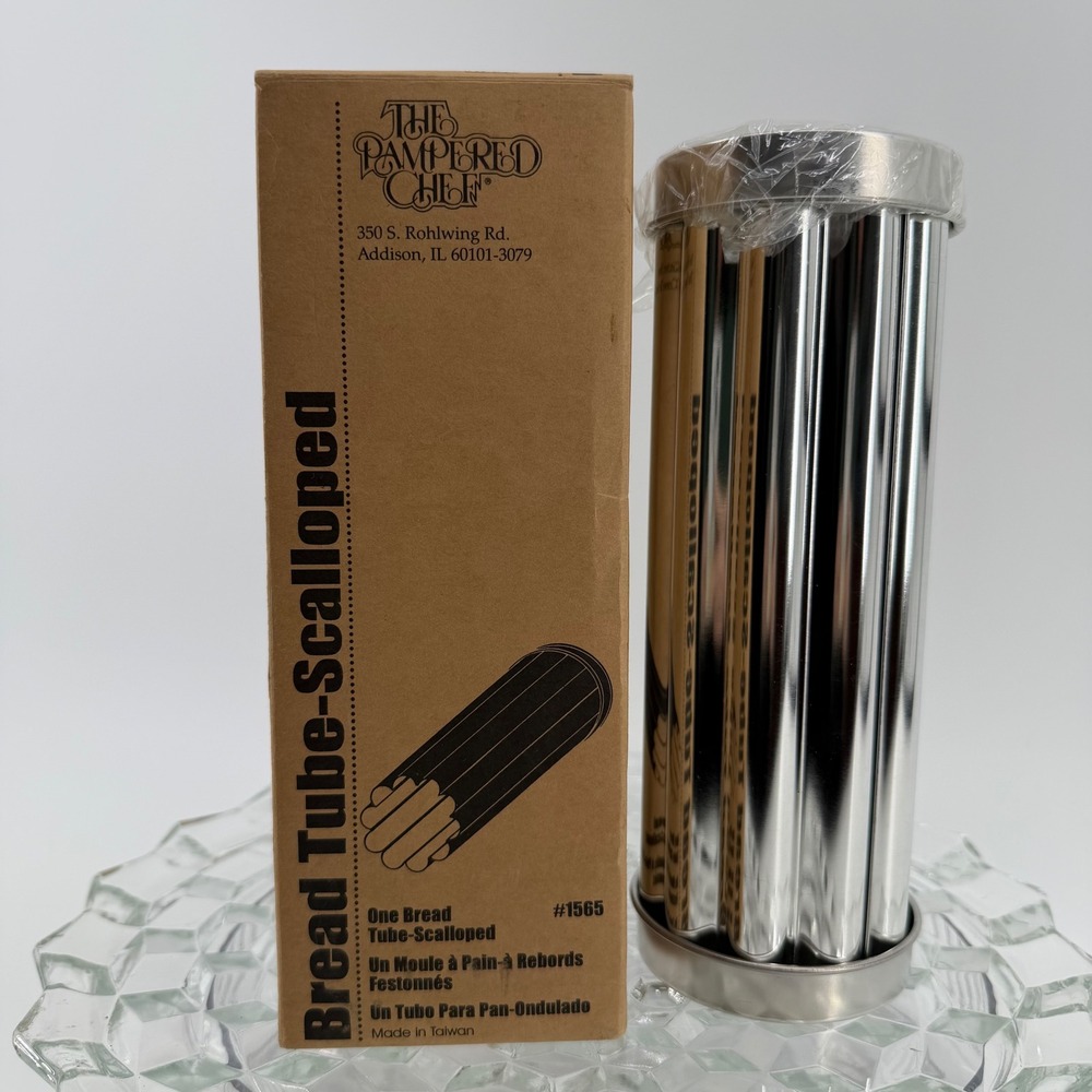 The Pampered Chef Bread Tube Scalloped Tube Pan #1565 Made‎ in Taiwan